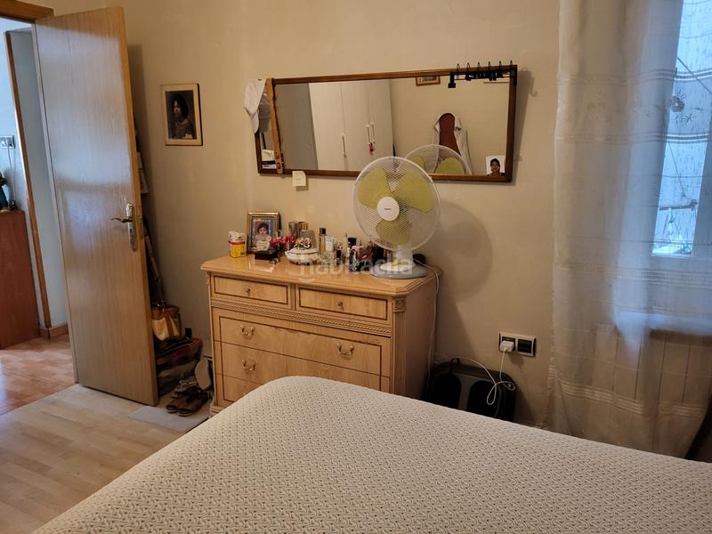 Foto 9042db19-ad41-4a7e-b7a5-688fde02d000. Piso  3 habitaciones zona renfe en Pont Vell Ripollet