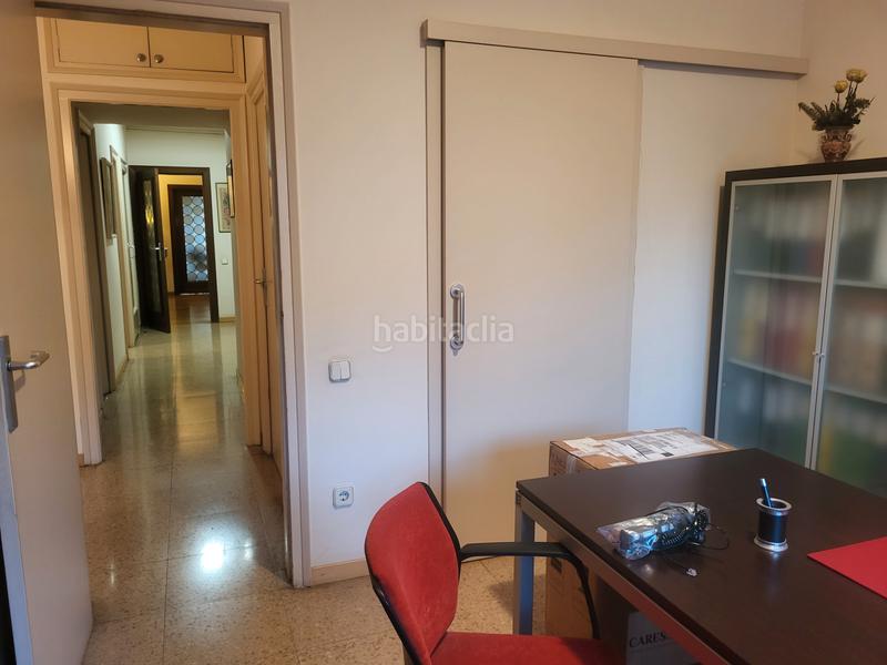 Foto 1349d013-481e-4522-9004-54c38271a20a. Flat with fireplace heating parking in Eixample Sabadell