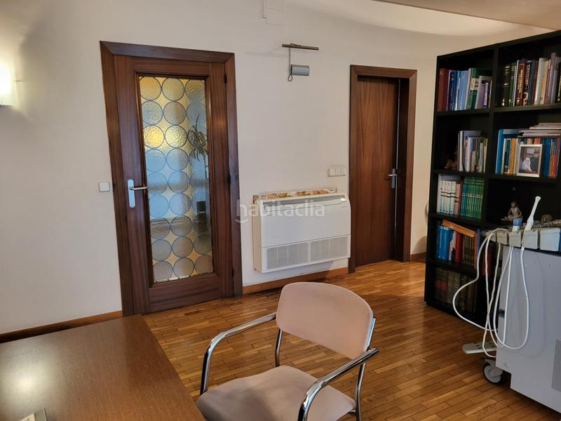 Foto 295d9cd0-b700-45b7-8b3a-ea068444e9c7. Flat with fireplace heating parking in Eixample Sabadell