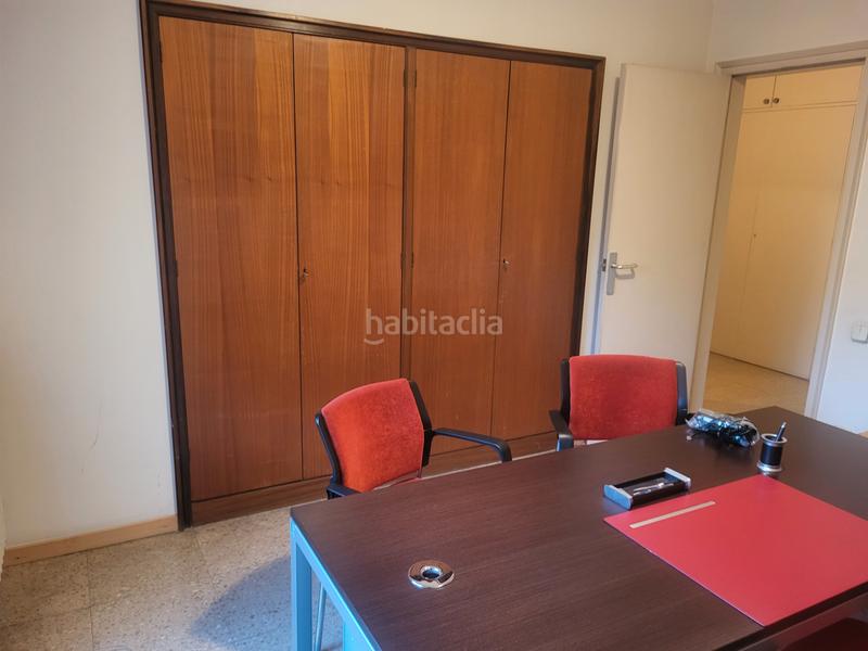 Foto 5bebf464-5f3c-4800-97f7-a09f934e1ef3. Flat with fireplace heating parking in Eixample Sabadell