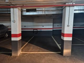 Car parking in Avenida de Irlanda 15