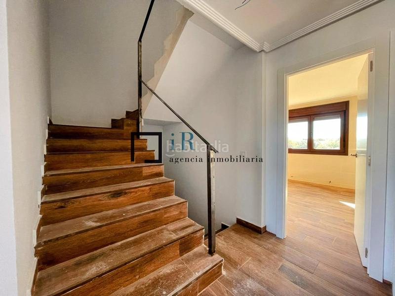 Foto 3cba65c8-0e37-4b65-9229-af534418626e. Casa aparellada amb calefacció aparcament a Cobisa