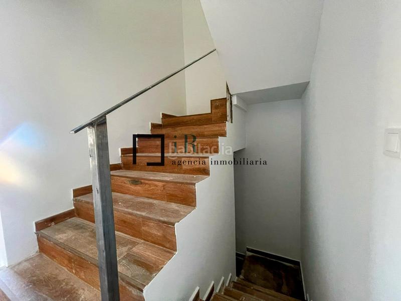 Foto 83fd9305-bedd-4eb8-bf0f-dc2ea71236b4. Casa aparellada amb calefacció aparcament a Cobisa