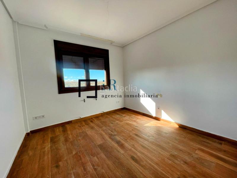 Foto d3a986da-2f4f-4306-9c75-e4ea89fefd56. Casa aparellada amb calefacció aparcament a Cobisa