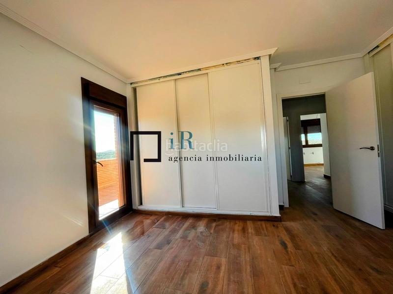 Foto d4e7fce4-e503-4afa-85c6-6bd036b963c4. Casa aparellada amb calefacció aparcament a Cobisa