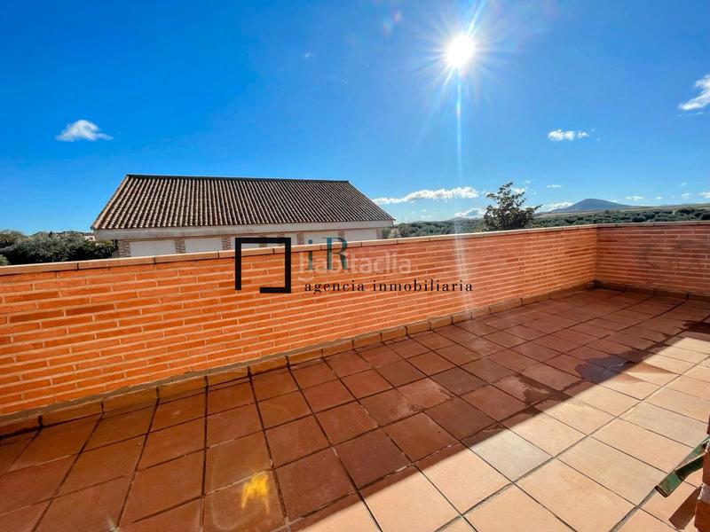 Foto e0f4e692-29c2-41c1-be22-c24bae4bf534. Casa aparellada amb calefacció aparcament a Cobisa