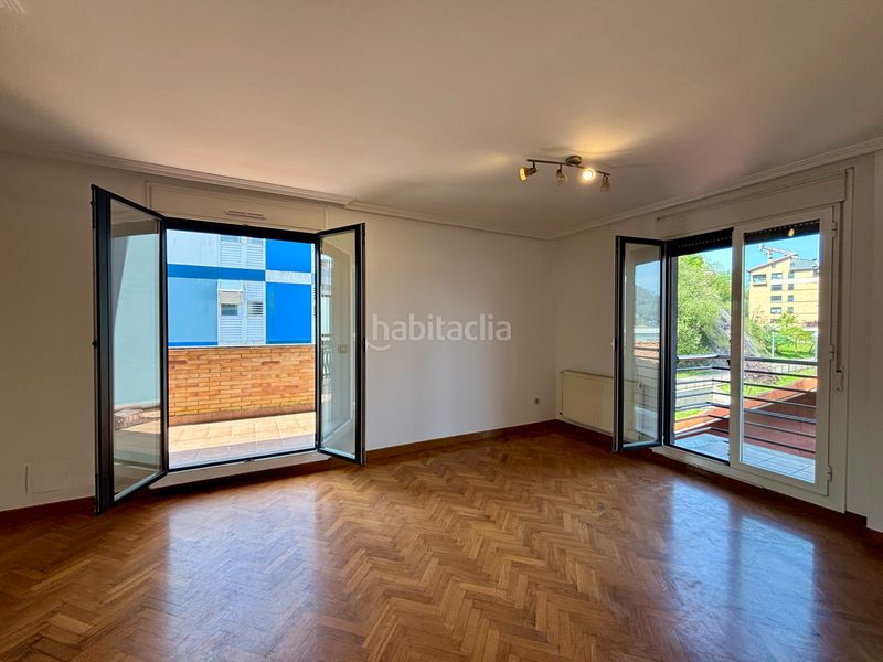 Foto be3f53d2-572f-4a57-8883-4769d64ac198. Duplex with heating in Altza Donostia - San Sebastián