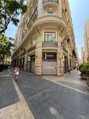 Lloguer Local Comercial  Carrer del mestre clav�. Local esquinero en el corazon de valencia