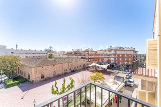 Haus in Carrer d'antoni roig 88. Elegancia y tradición: casa indiana en el corazón de torredembar