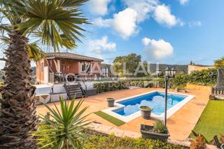 Casa a Vespella de Gaià. Tu refugio perfecto en vespella de gaià: tranquilidad, espacio y