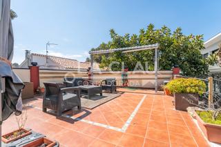 Doppelhaus  Carrer solsonès. ¡encantadora casa pareada en la mora con dos viviendas independi