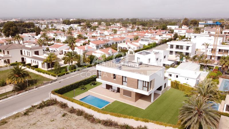 Foto 2ca83cc8-0f22-4eff-8d44-0e1d390185d3. Casa ¡vive el lujo junto al mar ! en mar Cambrils Cambrils