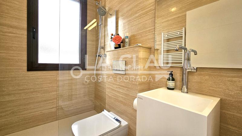 Foto 301d5790-3808-46d0-8fe1-77f8be25a41d. Casa ¡vive el lujo junto al mar ! en mar Cambrils Cambrils