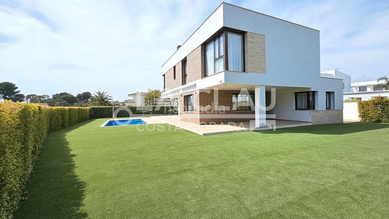 Foto e5f13cab-d5aa-4e5c-98e7-896d8c3cda6c. Casa ¡vive el lujo junto al mar ! en mar Cambrils Cambrils