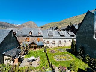 Casa a Carrèr de santa maria 14. ¡tu refugio ideal en el pintoresco pueblo de tredòs te espera!