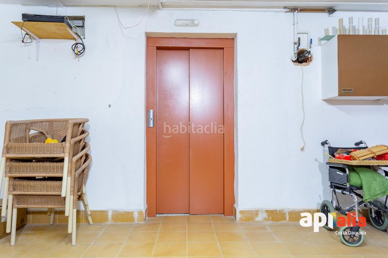 Foto bbc296a2-d2c9-473d-bf31-23b0fc29b6f2. Casa con riscaldamento parcheggio in Centre Salou