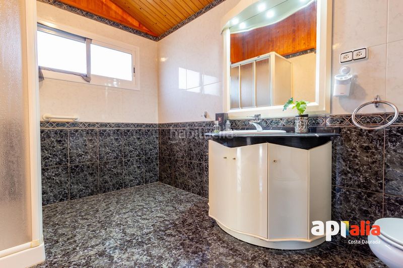 Foto d93443c9-31eb-48c0-be81-aa4ddac85538. Casa con riscaldamento parcheggio in Centre Salou