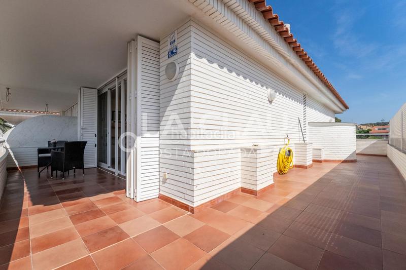 Foto 0999f10c-40fa-4903-be36-462ac09462f1. Reihenhaus mit heizung parking in Altafulla