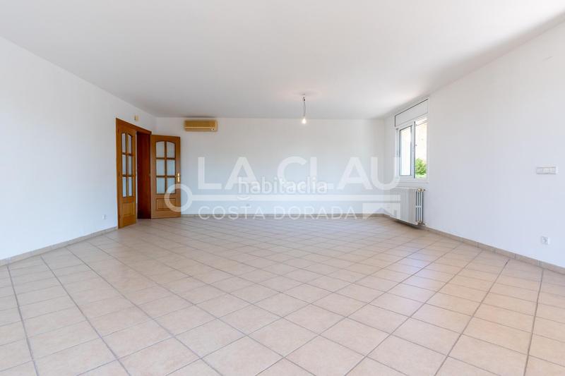 Foto 799d2dfb-4034-44f5-8c95-6eb3a7675f28. Chalet in del nàstic-iii 7 in Urbanitzacions de Llevant Tarragona