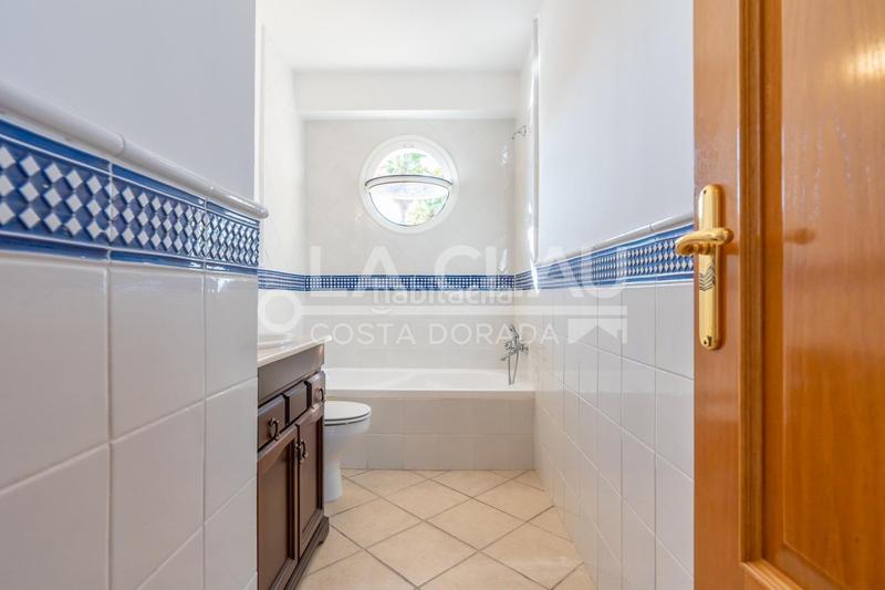 Foto d9a03e07-9267-465b-90c1-6fc684e9dcf3. Chalet in del nàstic-iii 7 in Urbanitzacions de Llevant Tarragona