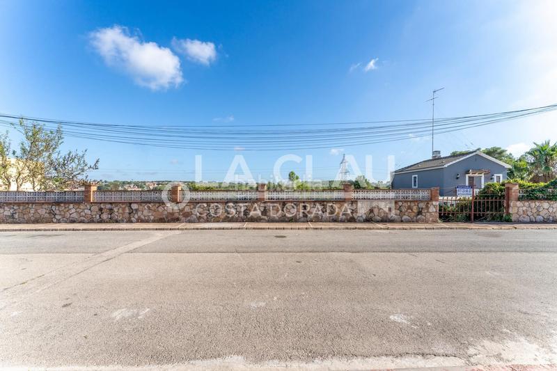 Foto c73e49b6-dbbb-4dc9-b4dd-4ab0d7c2472a. Terreny residencial a dels clavells 5 a Pallaresos (Els)