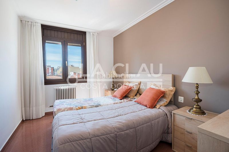 Foto 042565eb-675b-4cd1-86b8-5cc15a279330. Appartamento con riscaldamento parcheggio in Eixample Tarragona