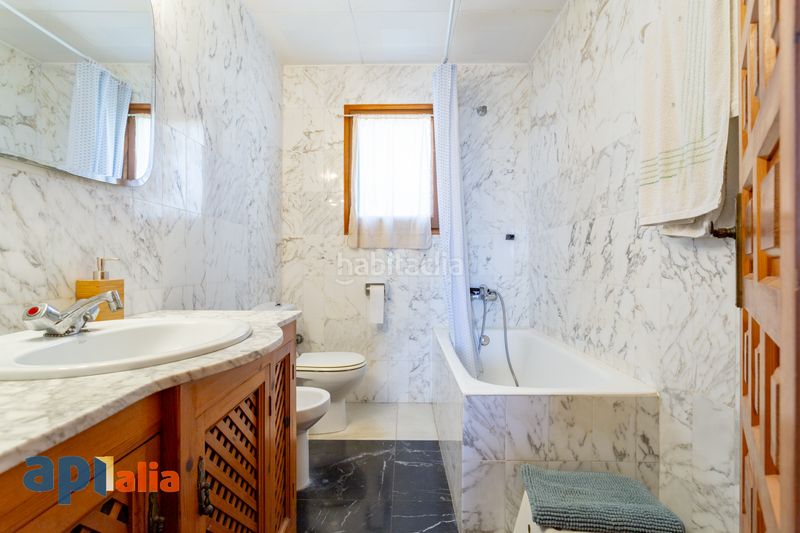 Foto ee22b5c6-6119-4f1d-bb80-31b7a2731e78. Casa amb aparcament piscina a Els Masos - Els Garrofers Coma-ruga