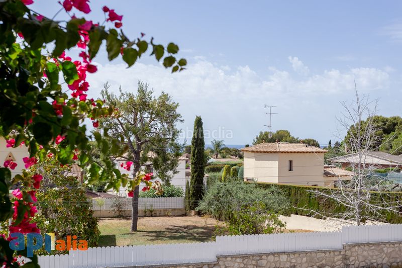 Foto f7d257b3-1e8c-4659-aa17-fb7deb2a04c6. Casa amb aparcament piscina a Els Masos - Els Garrofers Coma-ruga