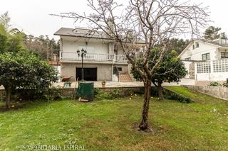 Xalet a Poio. Chalet soñado en samieira con jardín, piscina y garaje