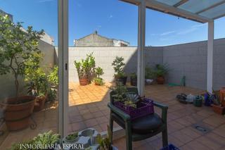 Appartement en Grove (O). Pisazo en o grove con patio, plaza de garaje y dos trasteros