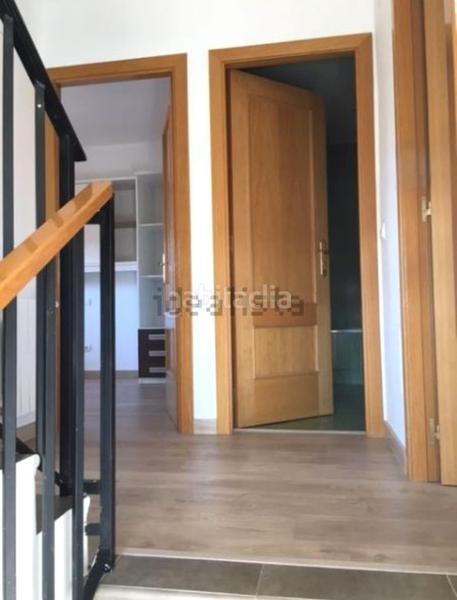 Foto 35b36bd2-e54d-4265-a0f5-03ad5630dc1b. Casa bifamiliare con riscaldamento parcheggio piscina in Villamantilla