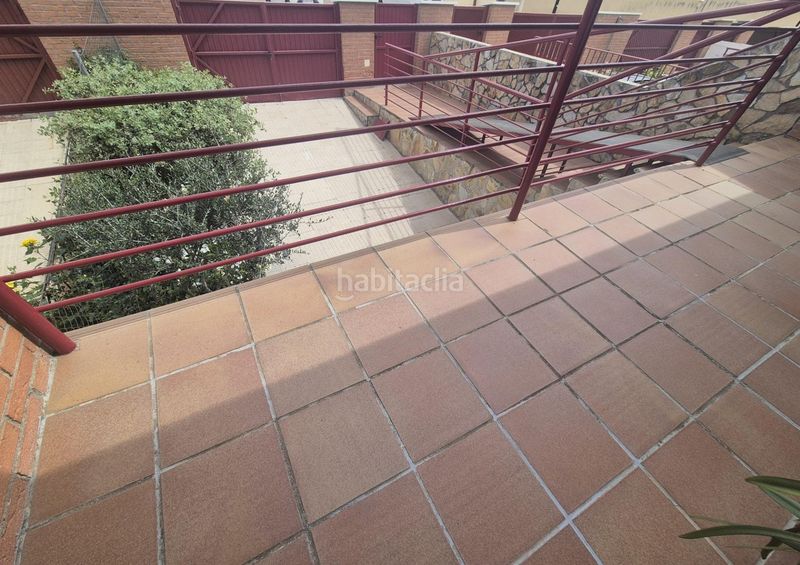 Foto f4547803-dad2-46d0-b7ff-eb78902ea2b4. Casa adossada amb aparcament a Villa del Prado