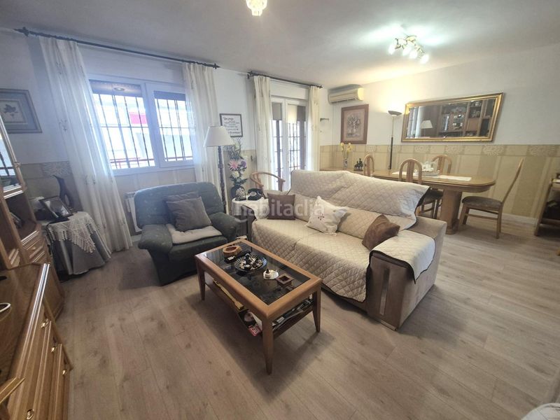 Foto fba2c0ce-a8fa-4607-9fd0-69a969bf11b1. Casa adossada amb aparcament a Villa del Prado