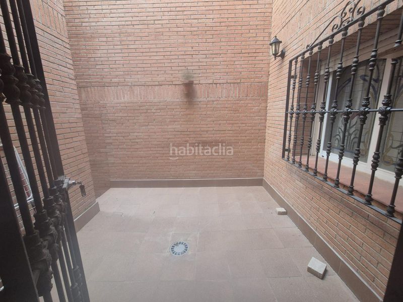 Foto 3ea1969a-e573-454f-bc62-4857edd4e35e. Casa adossada amb calefacció aparcament piscina a Navalcarnero