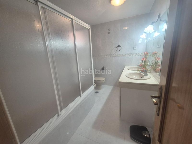 Foto 694ead30-c6c7-4fe9-9632-c3a1ed746fb1. Casa adossada amb calefacció aparcament piscina a Navalcarnero