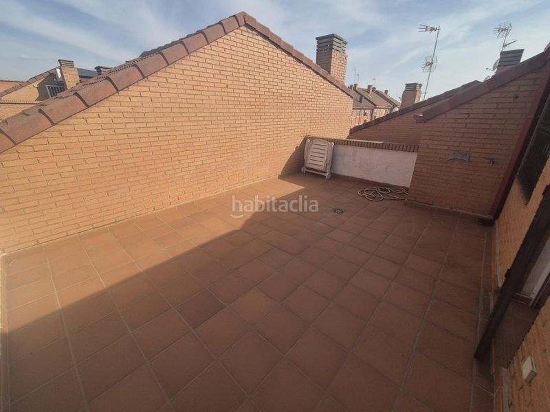 Foto cd9d2baf-8d3f-4011-bcfa-5ff4563ccec5. Casa adossada amb calefacció aparcament piscina a Navalcarnero