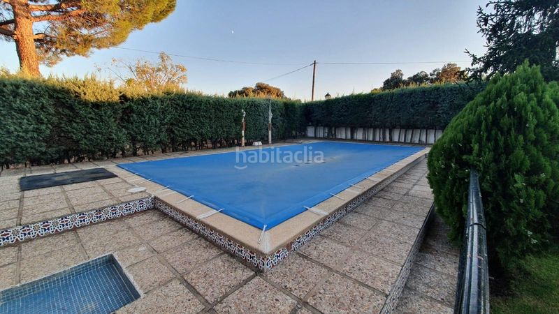 Foto 688ee124-dc21-4985-bc43-6fec62dd7275. Xalet amb aparcament piscina a Aldea del Fresno