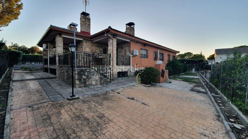 Foto d51fb25d-91aa-434d-9989-d4b1fbe148b6. Xalet amb aparcament piscina a Aldea del Fresno