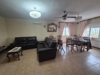 Bauernhof in Villanueva de Perales. Finca rústica con casa en villanueva de perales