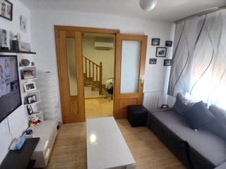 Reihenhaus in Aldea del Fresno. Casa adosada en aldea del fresno