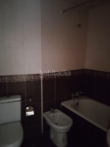 Foto 7366c9c4-f099-4a8d-8fa1-24de3a30576a. Casa adossada amb calefacció aparcament a Aldea del Fresno