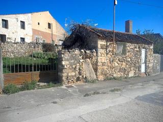 Casa  N/a. Oportunidad de casa de pueblo para reformar se encuentra en sant