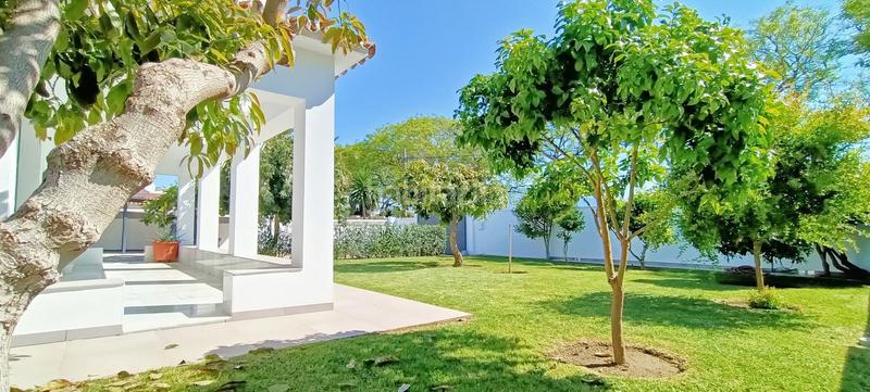 Foto f60a5a6a-2934-4766-b84e-c705131be014. Chalet en n/a en Nueva Alcántara Marbella