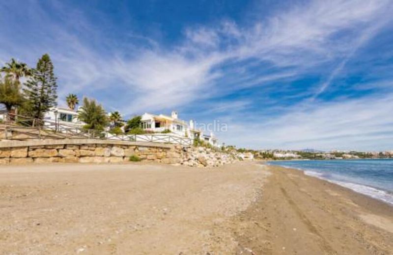 Foto 148ac6e7-3ff9-43a5-b1cb-e2575045ef69. Casa amb aparcament piscina a Guadalobón Estepona