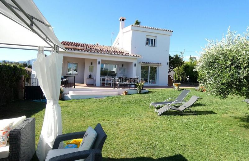 Foto 75cfb5ac-bcc5-45e5-ab3f-a8f9f1f74d8a. Casa amb aparcament a Nueva Alcántara Marbella