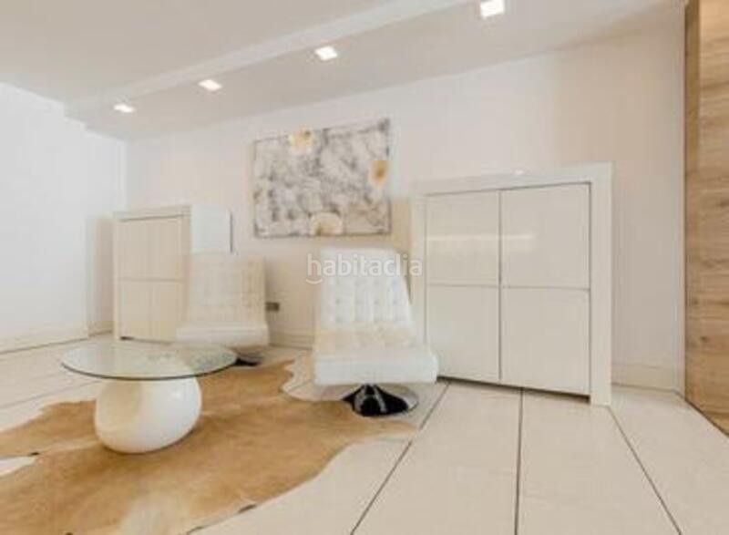 Foto 5e368e85-ad82-4f21-a4bf-b1e8794cf862. Rent ground floor with parking pool in Puerto Banús Marbella