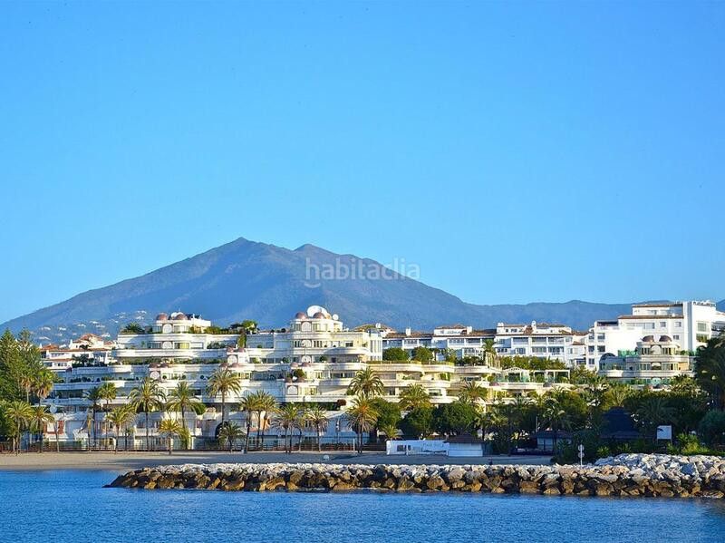 Foto 8627e1ab-154e-4b4c-846a-3d18724bb516. Rent ground floor with parking pool in Puerto Banús Marbella