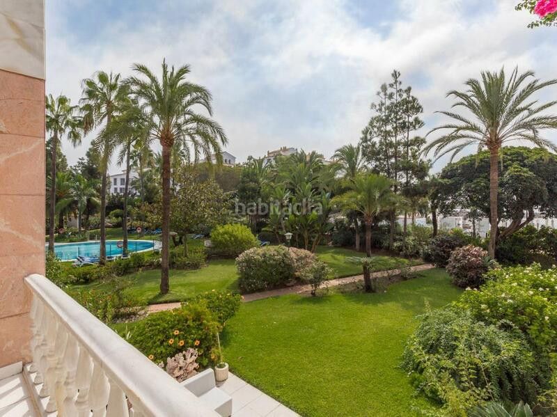Foto fbdfb450-4e12-494a-b88a-abcc60b926b4. Rent ground floor with parking pool in Puerto Banús Marbella