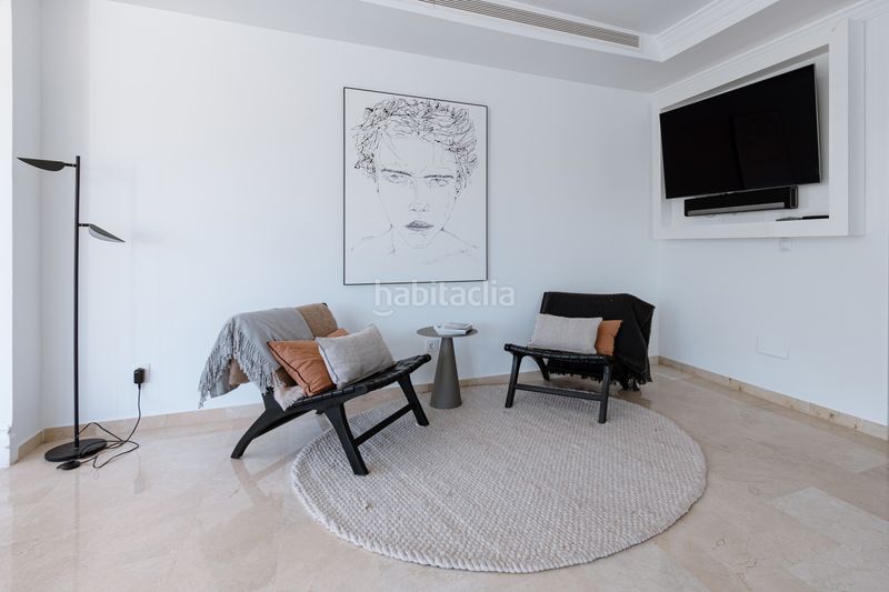Foto 2cd28749-e041-4345-87d0-cc5cd42e5062. Casa amb aparcament piscina a Las Brisas Marbella