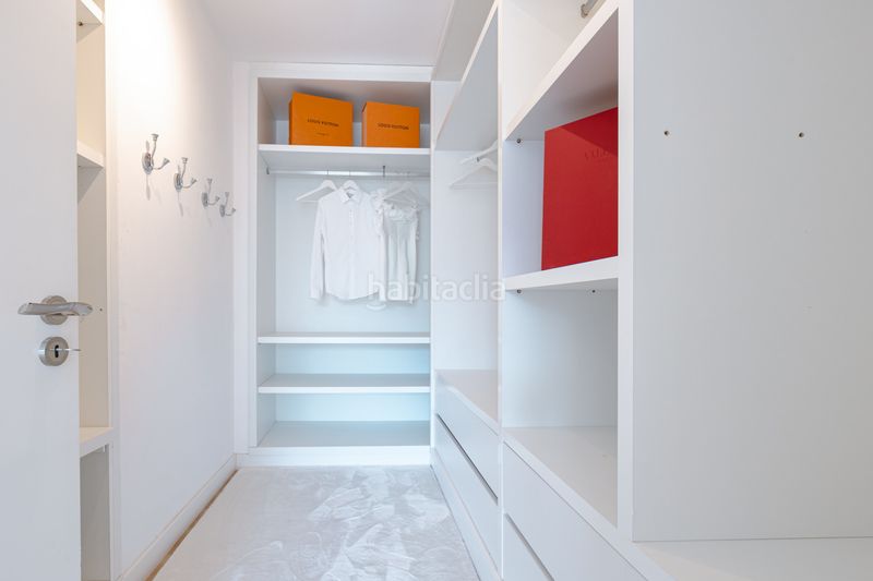Foto fe9bf5a2-5778-4d3d-b07e-296dfca025ce. Casa amb aparcament piscina a Las Brisas Marbella
